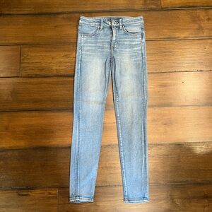 American Eagle High Rise Light Wash Skinny Jeans